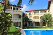 Ground floor Condo, Steps from Coco Beach & 5th Av