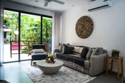 Lunada: Bright Stay with Rooftop Amenities