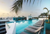 Stylish 1BR Condo Downtown w/Pool+Gallery+WIFI+Spa