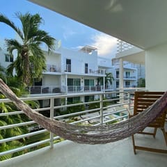 Charming 2BR Downtown*Pool*Wifi*AC*Balcony*Hammock
