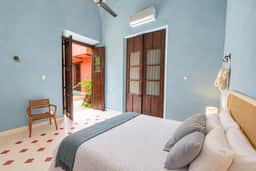 Colonial 4BR Gem Downtown +Private Pool+Garden+BBQ - Imagen 5