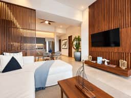Penthouse Nutria: Doble Vista y Jacuzzi Privado - Image 3