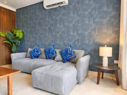 Moderno Depa con Cama King, Terraza Privada y A/C - Imagen 5
