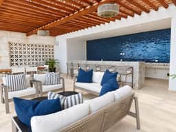 Spacious 1-Bedroom Apartment Near the Beach - Imagen 2