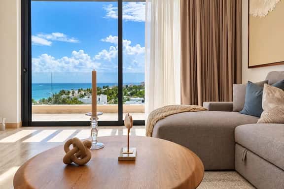 Modern One-Bedroom Apartment with King Bed - Image 1
