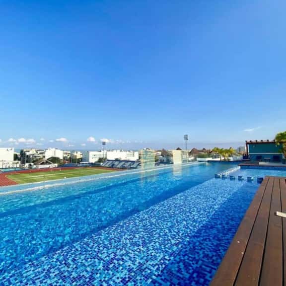 2BR >10 minWalkToBeach>Downtown>Pool>Rooftop>Pkg - Image 1