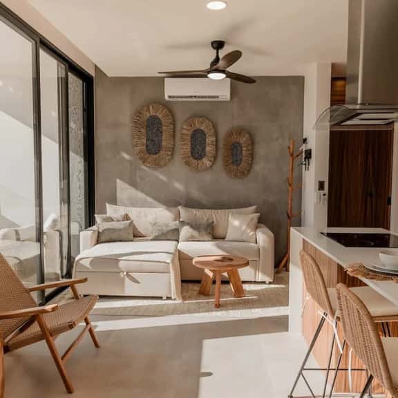 Apt with Private Plunge Pool & Rooftop - Image 1