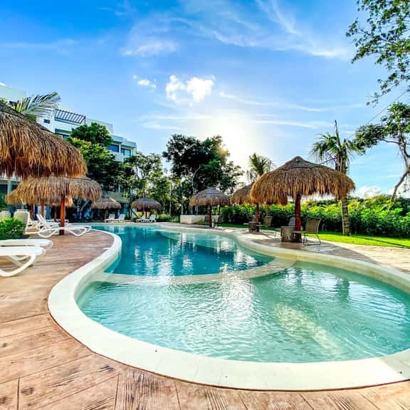 Excellent 2BR Family Home _Private Pool_Garden_BBQ - Image 1