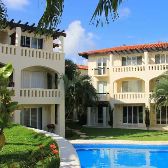 Ground floor Condo, Steps from Coco Beach & 5th Av - Image 1