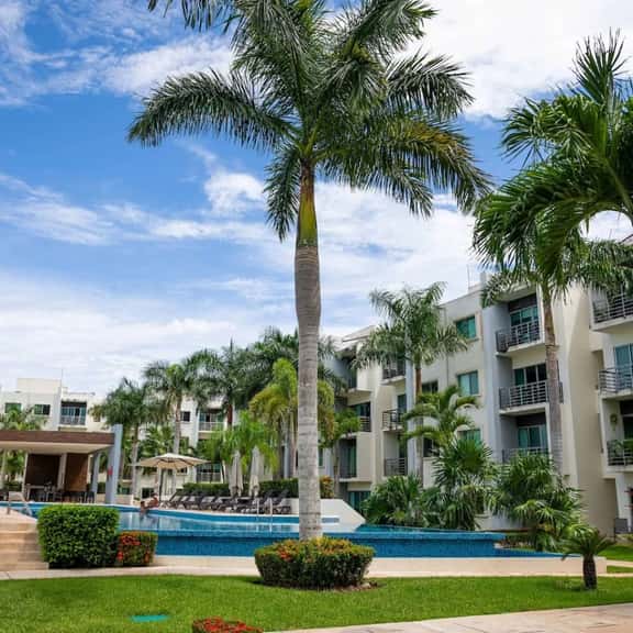 Spacious Apt with 2BR and Pool in Cancún - Image 1