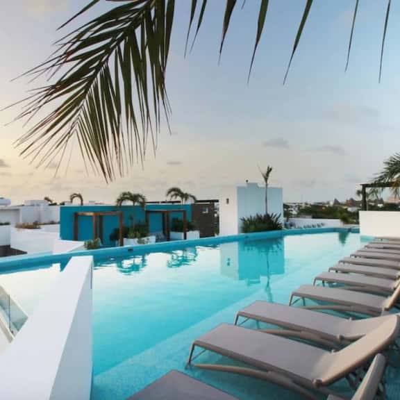 Stylish 1BR Condo Downtown w/Pool+Gallery+WIFI+Spa - Image 1