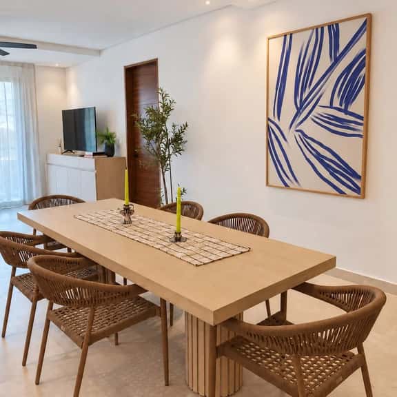 Sofisticado Oasis con Muebles de Diseño - Image 1