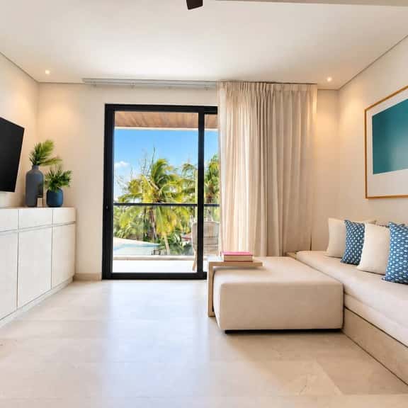 Diseño Exclusivo y Lujo Moderno en Porto Blu - Imagen 1