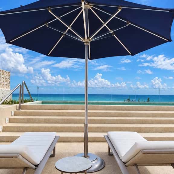 Moderno Depa con Cama King, Terraza Privada y A/C - Imagen 1