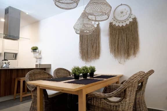 Lunada: Bright Stay with Rooftop Amenities - Image 4