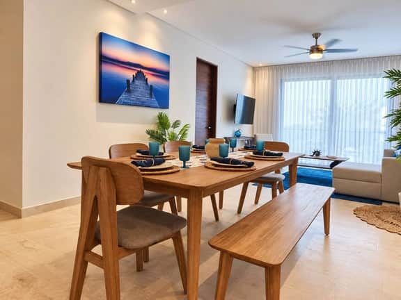 Spacious Getaway for 6 Guests - Image 5