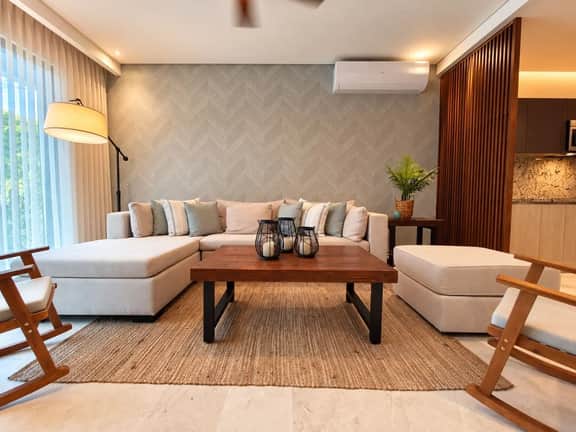 Modern Ground Floor Condo with King Bed - Image 2