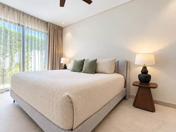 Oasis en Planta Baja con Cama King y Jardín - Image 3