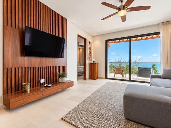 Spectacular 2-Level Penthouse with Private Rooftop - Image 3