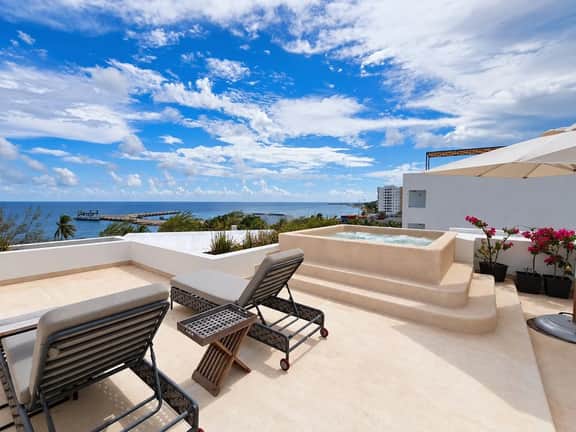 Spectacular 2-Level Penthouse with Private Rooftop - Image 2