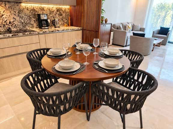 Elegant Porto Blu Apartment 106 - Image 4