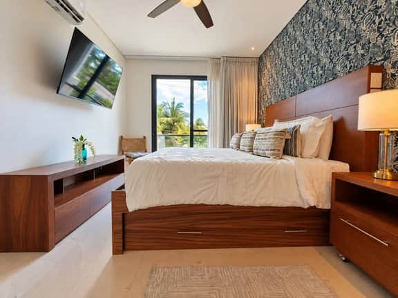 Moderno Depa con Cama King, Terraza Privada y A/C - Imagen 4