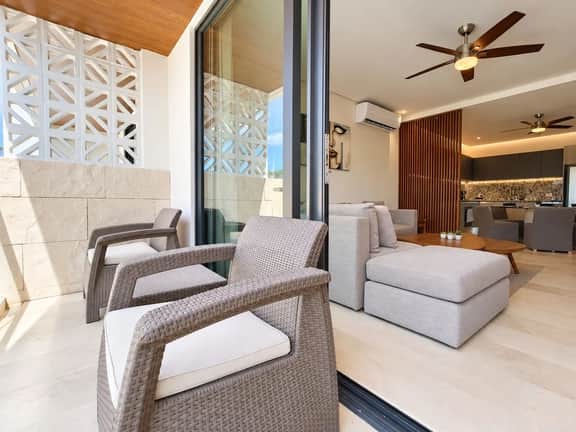 Spacious Apartment with 2 Queen Beds & Rooftop - Imagen 4